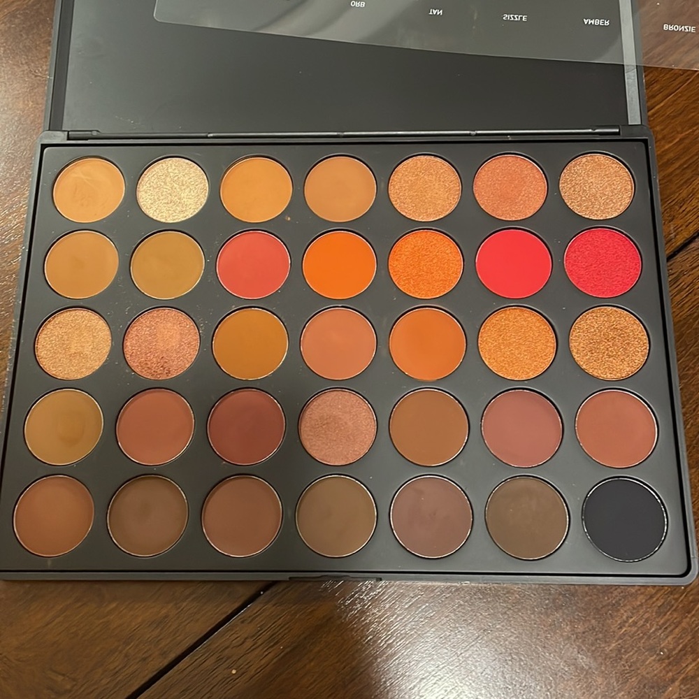 New Morphe Eyeshadow Palette